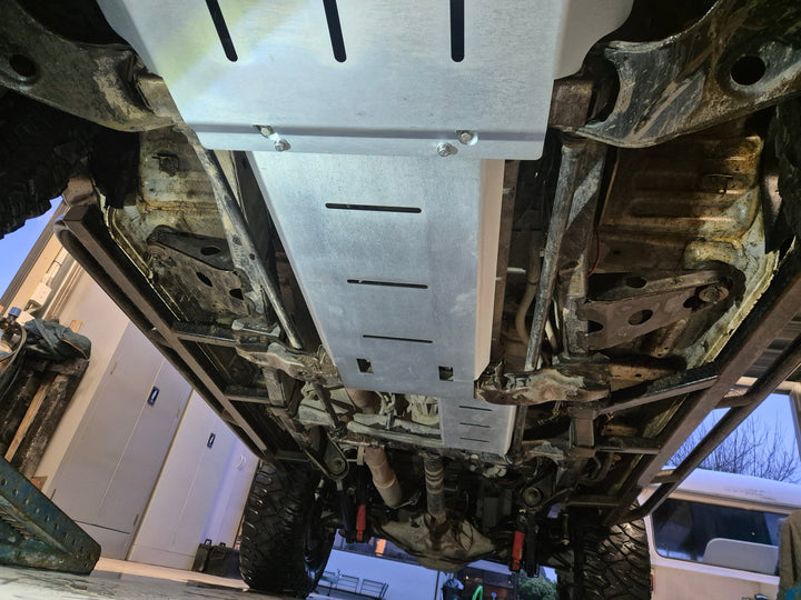 Mitsubishi Pajero Gen 2 Bash Plates