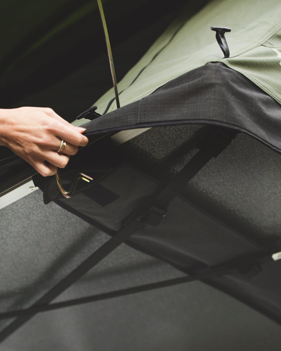 Crow's Nest Soft Shell Rooftop Tent - Regular - Green